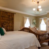 A look at the luxurious Rutherford Room at Churchill Manor