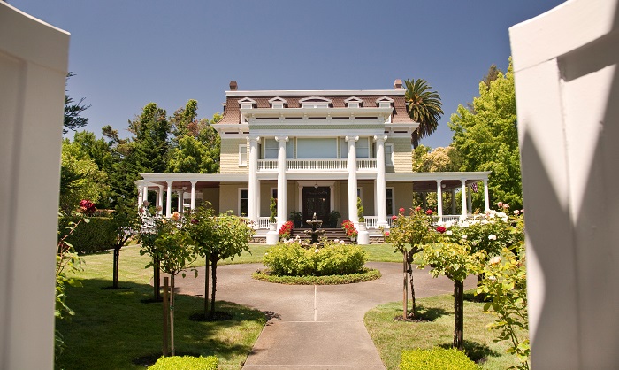 Exterior of Churchill Manor, Napa Valley bed and breakfast. Stay here and enjoy the romantic restaurants in Napa CA